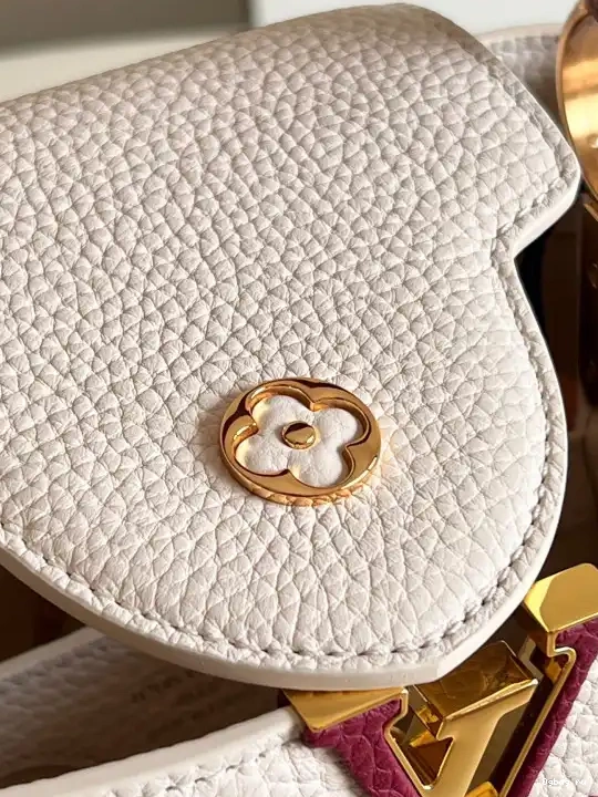 LOUIS VUITTON CAPUCINES BB 0327